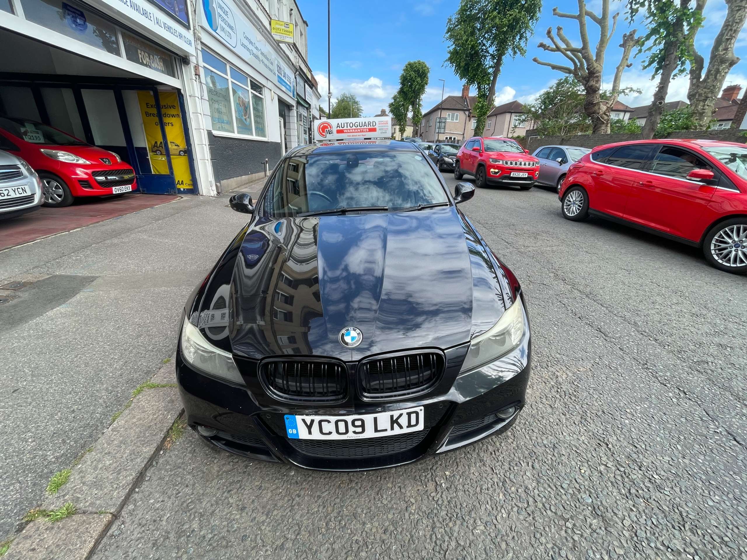 A 2009 BMW 3 SERIES 320i M Sport Business Edition Saloon A 2009 BMW 3 SERIES 320i M Sport Business Edition Saloon