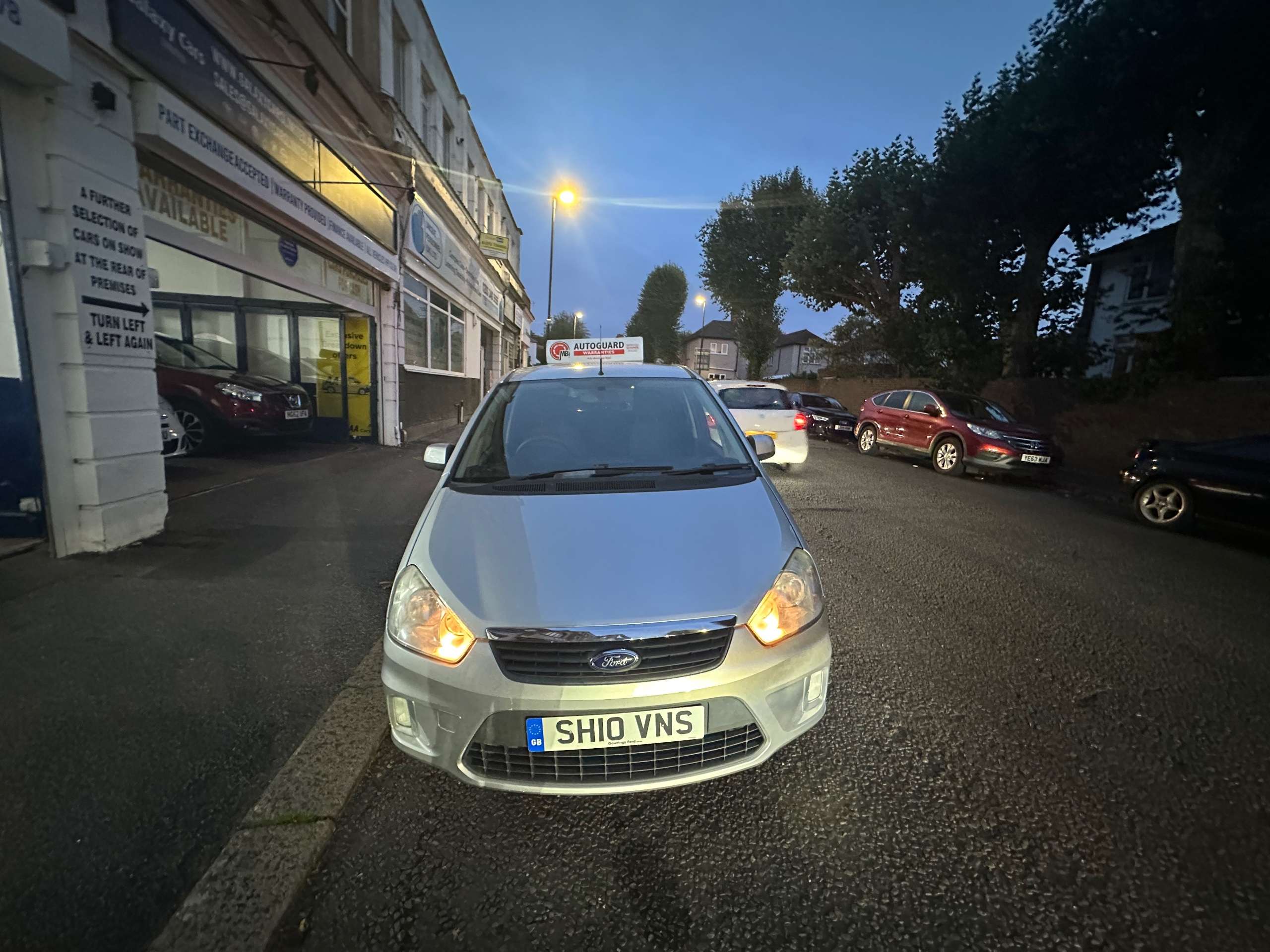 A 2010 FORD C-MAX 1.6 16v Zetec MPV 5dr Petrol Manual (164 g/km, 99 bhp) A 2010 FORD C-MAX 1.6 16v Zetec MPV 5dr Petrol Manual (164 g/km, 99 bhp)