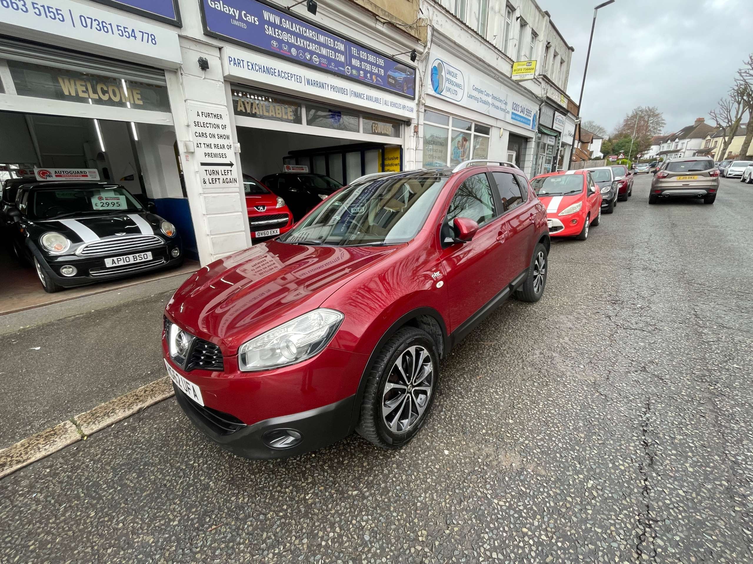 A 2013 NISSAN QASHQAI 1.6 n-tec+ SUV 5dr Petrol CVT 2WD Euro 5 (117 ps) A 2013 NISSAN QASHQAI 1.6 n-tec+ SUV 5dr Petrol CVT 2WD Euro 5 (117 ps)