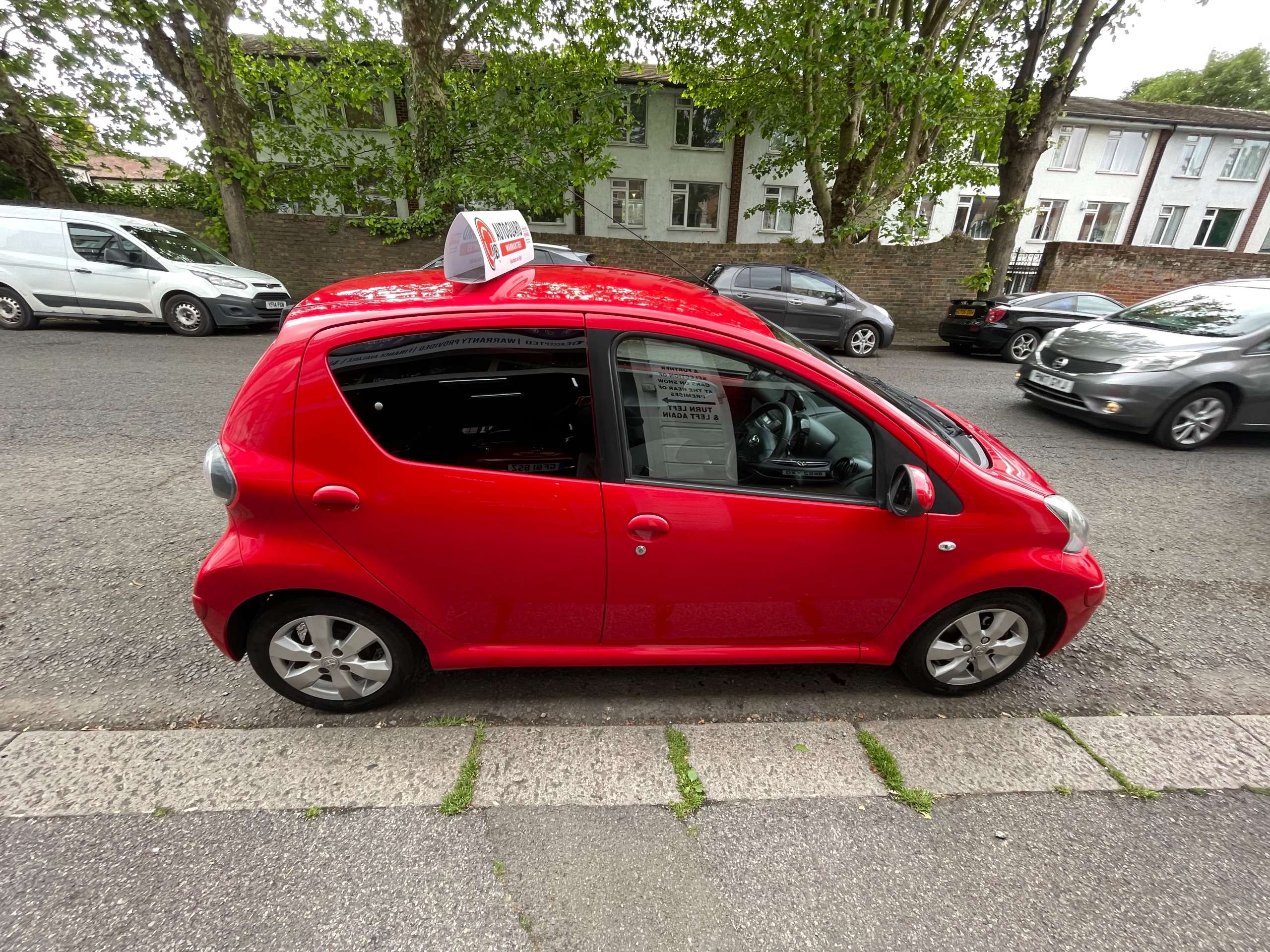 A 2011 TOYOTA AYGO 1.0 VVT-i Go Hatchback 5dr Petrol Manual Euro 5 (67 ps) A 2011 TOYOTA AYGO 1.0 VVT-i Go Hatchback 5dr Petrol Manual Euro 5 (67 ps)