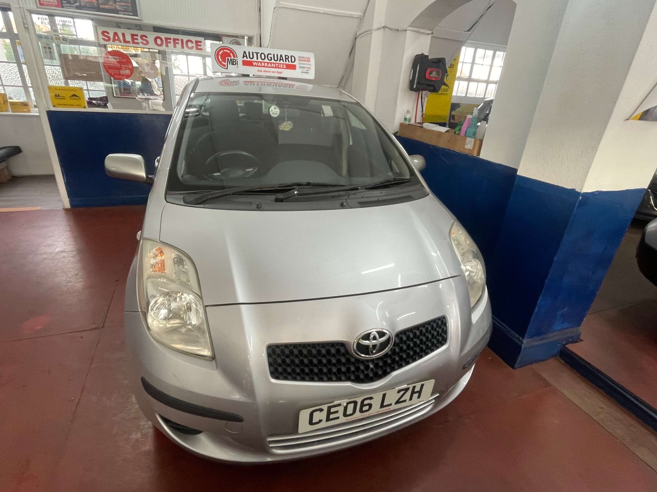 A 2006 TOYOTA YARIS 1.3 T3 Hatchback 5dr Petrol Multimode (136 g/km, 85 bhp) A 2006 TOYOTA YARIS 1.3 T3 Hatchback 5dr Petrol Multimode (136 g/km, 85 bhp)