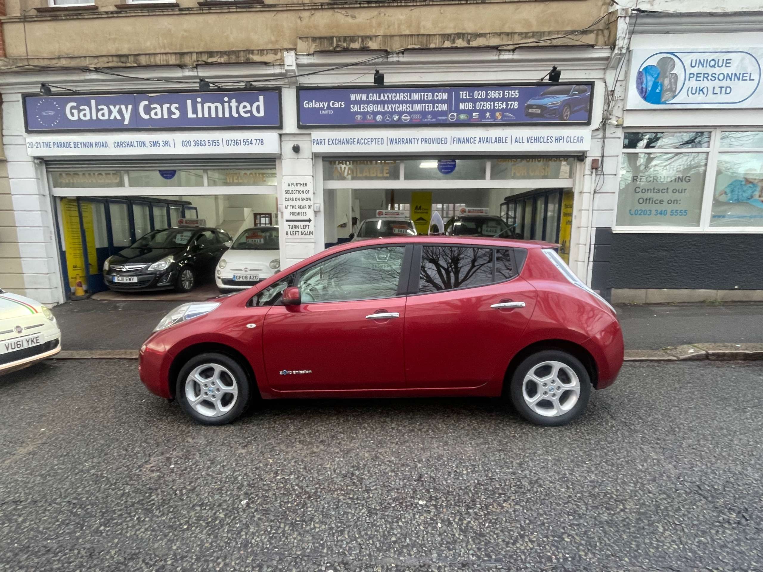 A 2011 NISSAN LEAF 24kWh Hatchback 5dr Electric Auto (107 bhp) A 2011 NISSAN LEAF 24kWh Hatchback 5dr Electric Auto (107 bhp)