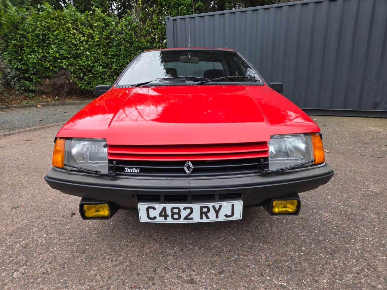A 1986 RENAULT FUEGO 1.6 TURBO 3d 132 BHP VERY GOOD CONDITION THROUGHOUT A 1986 RENAULT FUEGO 1.6 TURBO 3d 132 BHP VERY GOOD CONDITION THROUGHOUT