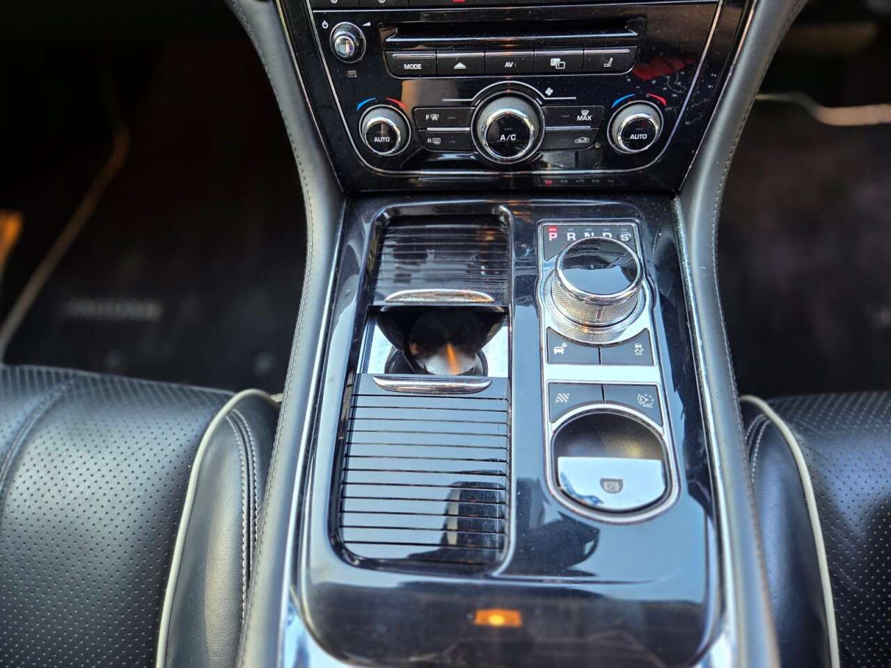 2014 JAGUAR XJ 2014 JAGUAR XJ