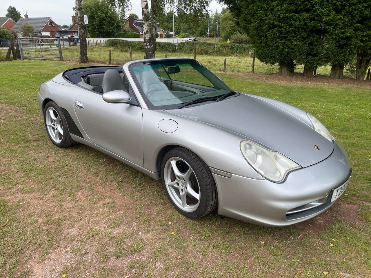 A 2003 PORSCHE 911 3.6 CARRERA 2 2d 316 BHP FACTORY HARD TOP INCLUDED A 2003 PORSCHE 911 3.6 CARRERA 2 2d 316 BHP FACTORY HARD TOP INCLUDED