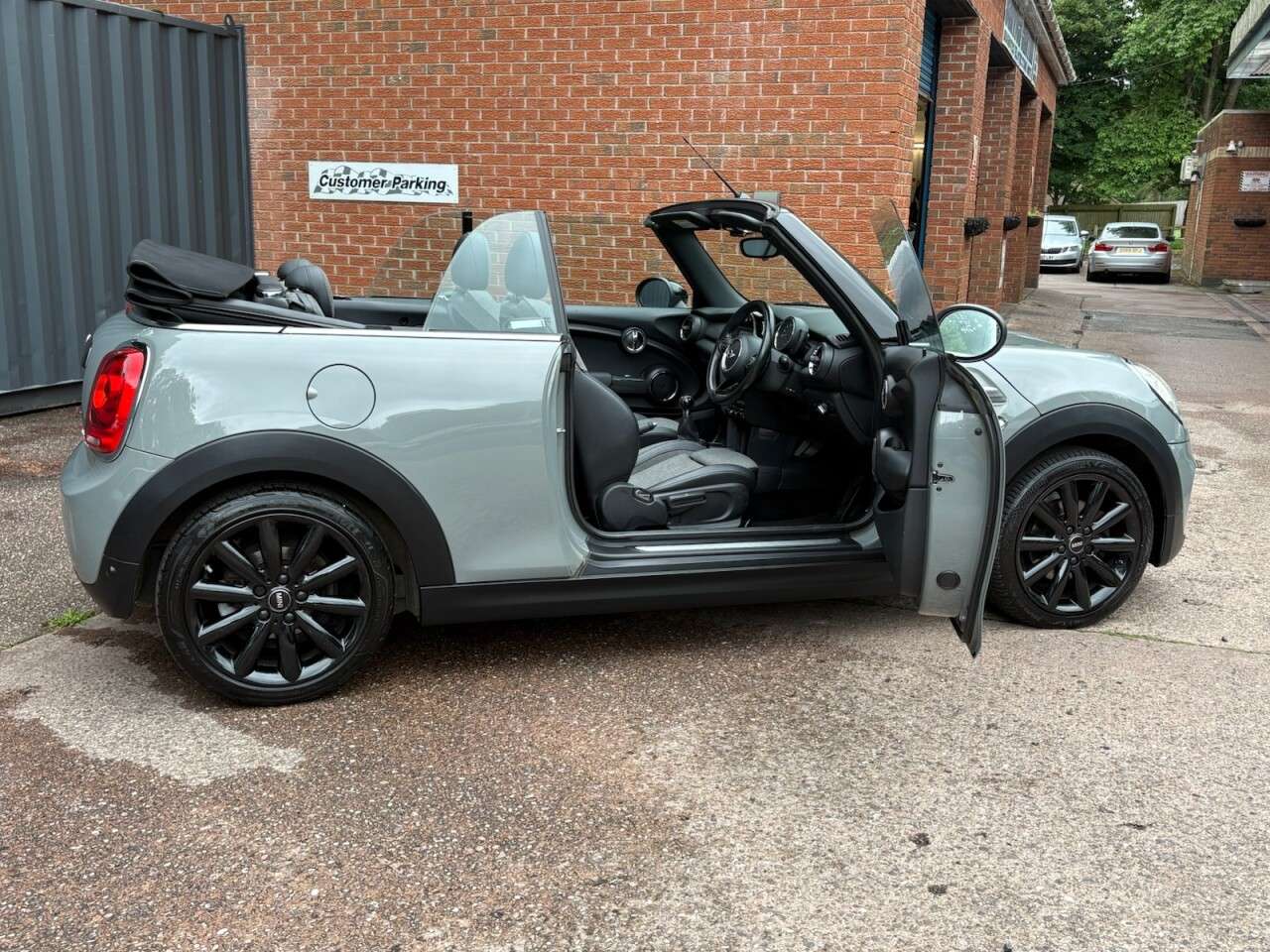 2017 MINI CONVERTIBLE 2017 MINI CONVERTIBLE