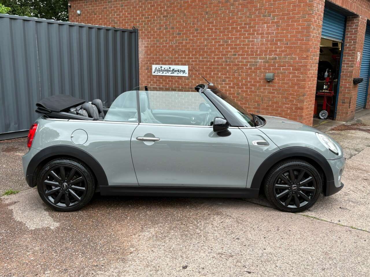 2017 MINI CONVERTIBLE 2017 MINI CONVERTIBLE
