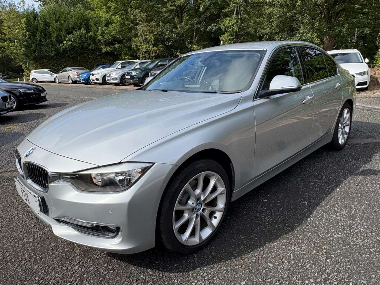 A 2014 BMW 3 SERIES 2.0 320d Luxury Saloon 4dr Diesel Auto Euro 5 (s/s) (184 ps) BLACK HEATED L A 2014 BMW 3 SERIES 2.0 320d Luxury Saloon 4dr Diesel Auto Euro 5 (s/s) (184 ps) BLACK HEATED L