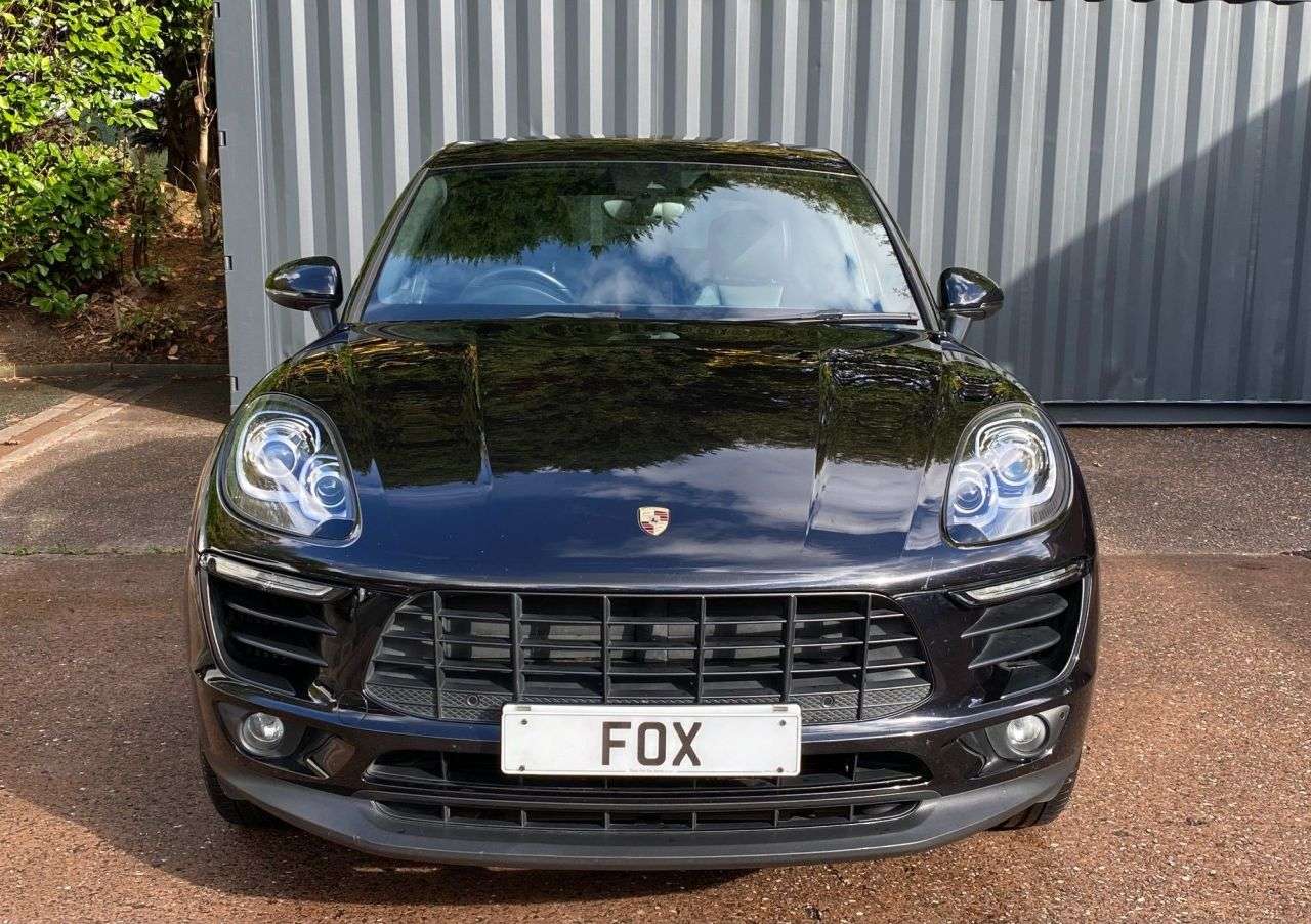 A 2017 PORSCHE MACAN 3.0 V6 S SUV 5dr Petrol PDK 4WD Euro 6 (s/s) (340 ps) BLACK LEATHER A 2017 PORSCHE MACAN 3.0 V6 S SUV 5dr Petrol PDK 4WD Euro 6 (s/s) (340 ps) BLACK LEATHER