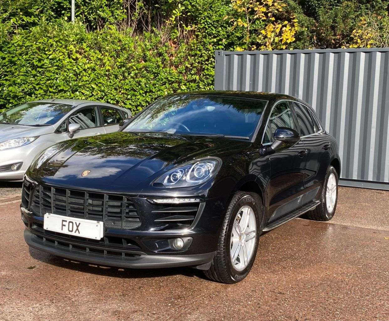 A 2017 PORSCHE MACAN 3.0 V6 S SUV 5dr Petrol PDK 4WD Euro 6 (s/s) (340 ps) BLACK LEATHER A 2017 PORSCHE MACAN 3.0 V6 S SUV 5dr Petrol PDK 4WD Euro 6 (s/s) (340 ps) BLACK LEATHER
