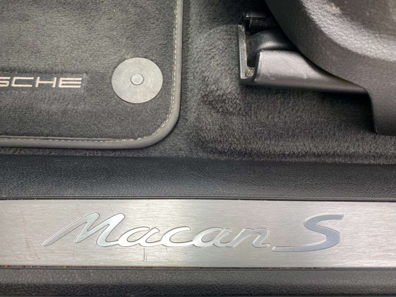 2017 PORSCHE MACAN 2017 PORSCHE MACAN