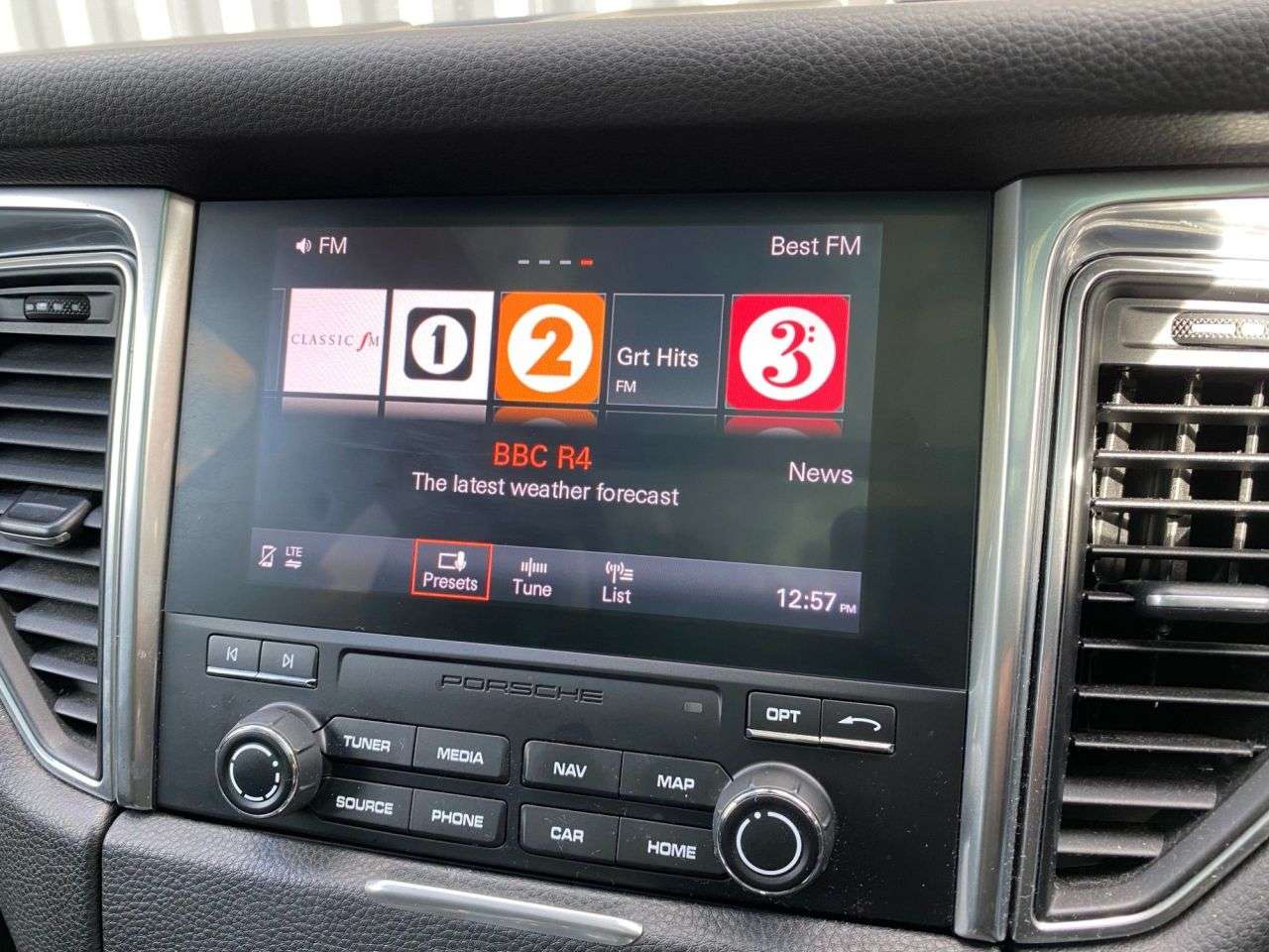 2017 PORSCHE MACAN 2017 PORSCHE MACAN