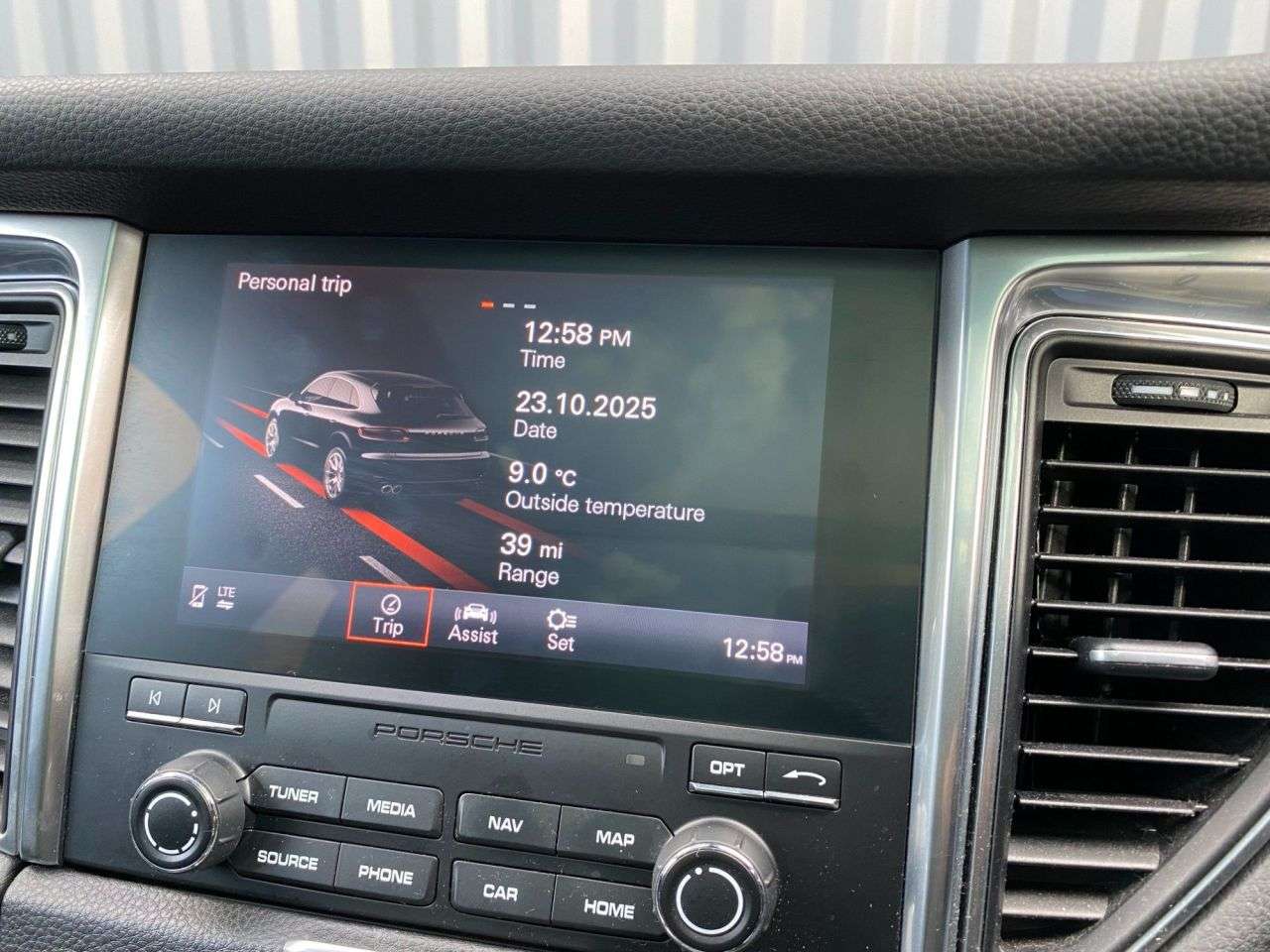 2017 PORSCHE MACAN 2017 PORSCHE MACAN