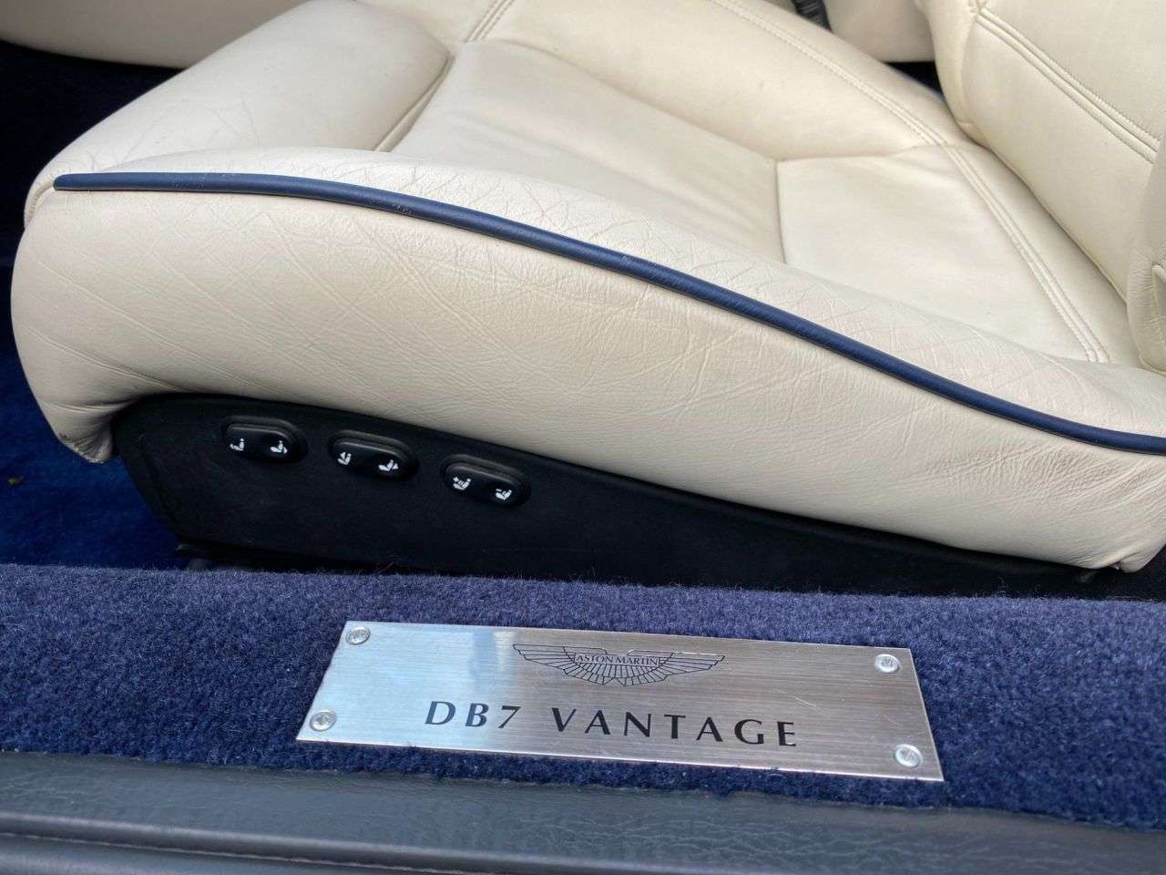 2002 ASTON MARTIN DB7 2002 ASTON MARTIN DB7