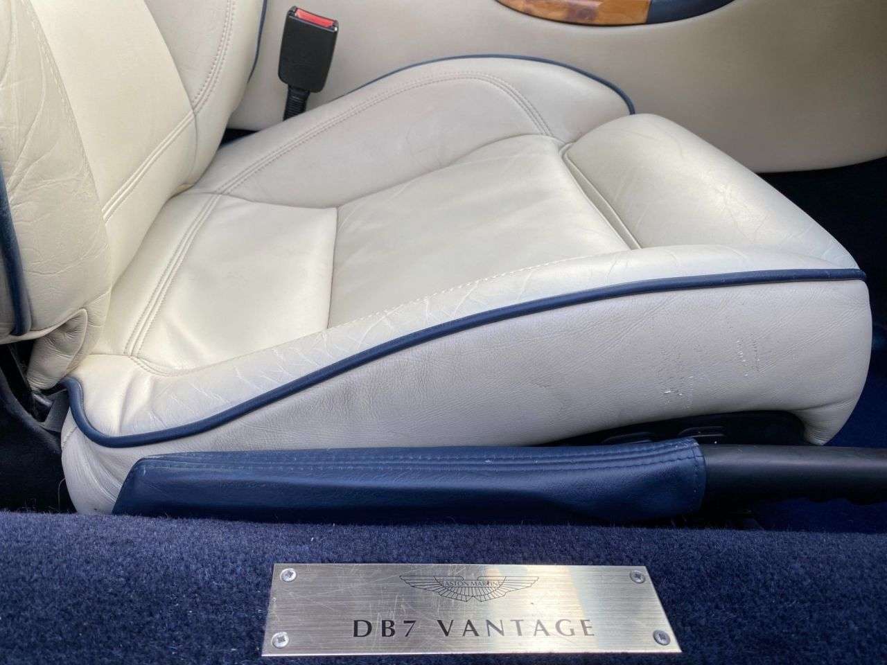 2002 ASTON MARTIN DB7 2002 ASTON MARTIN DB7