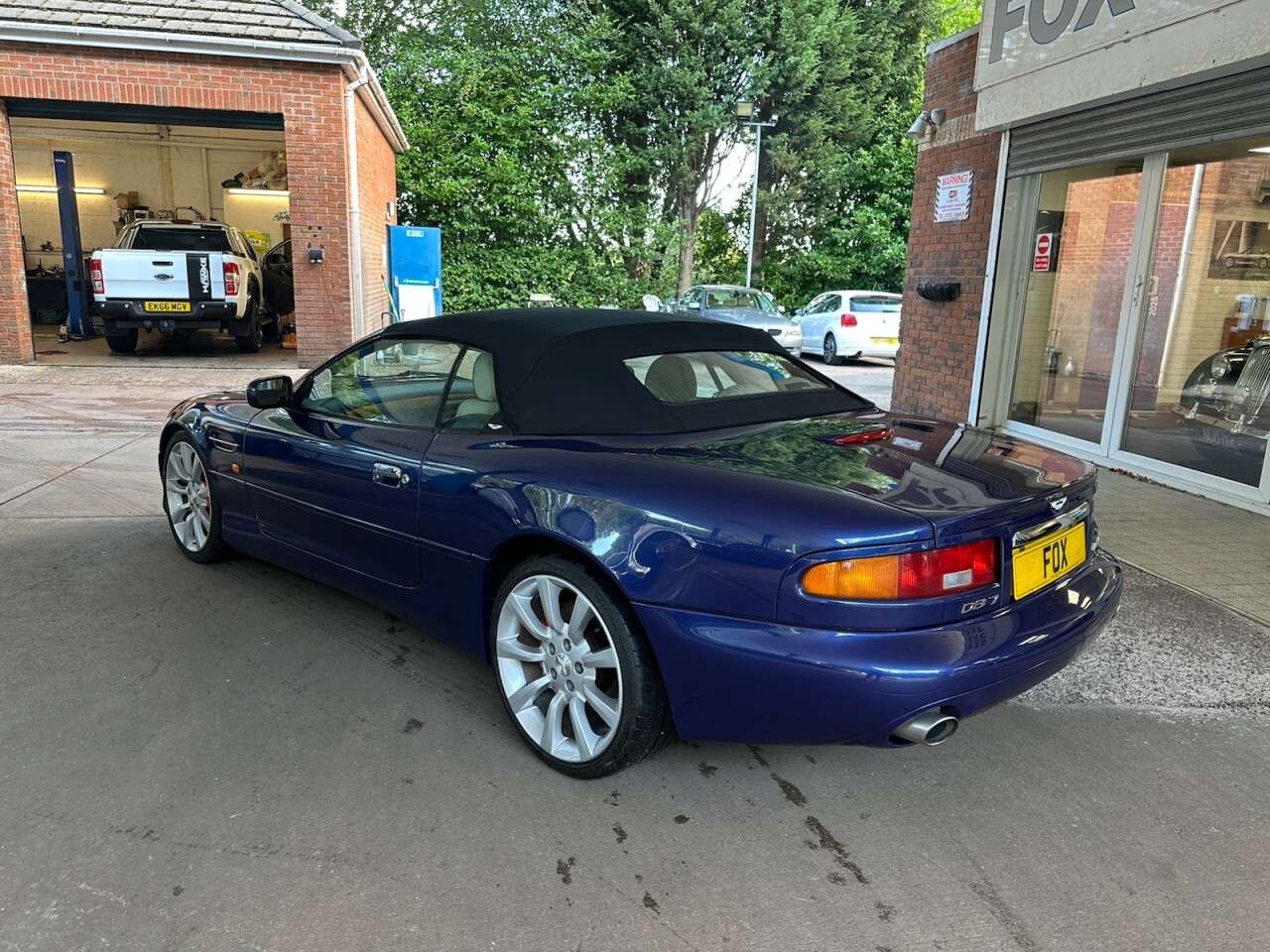 2002 ASTON MARTIN DB7 2002 ASTON MARTIN DB7