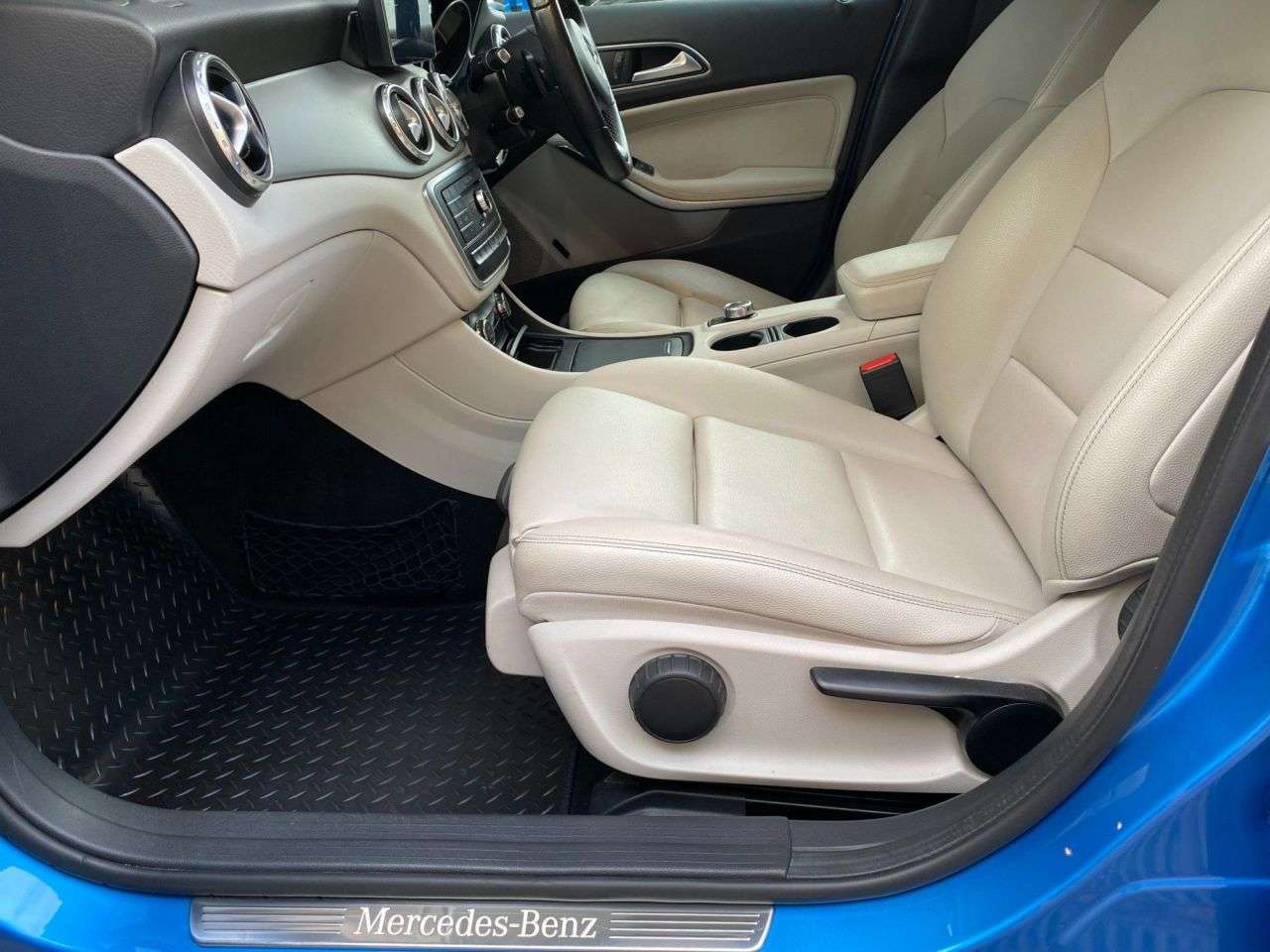 2017 MERCEDES GLA-CLASS 2017 MERCEDES GLA-CLASS