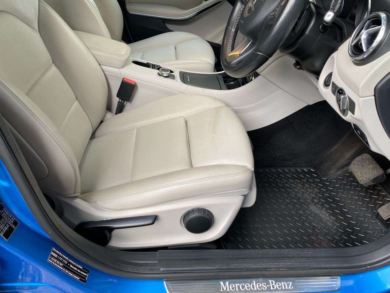 2017 MERCEDES GLA-CLASS 2017 MERCEDES GLA-CLASS