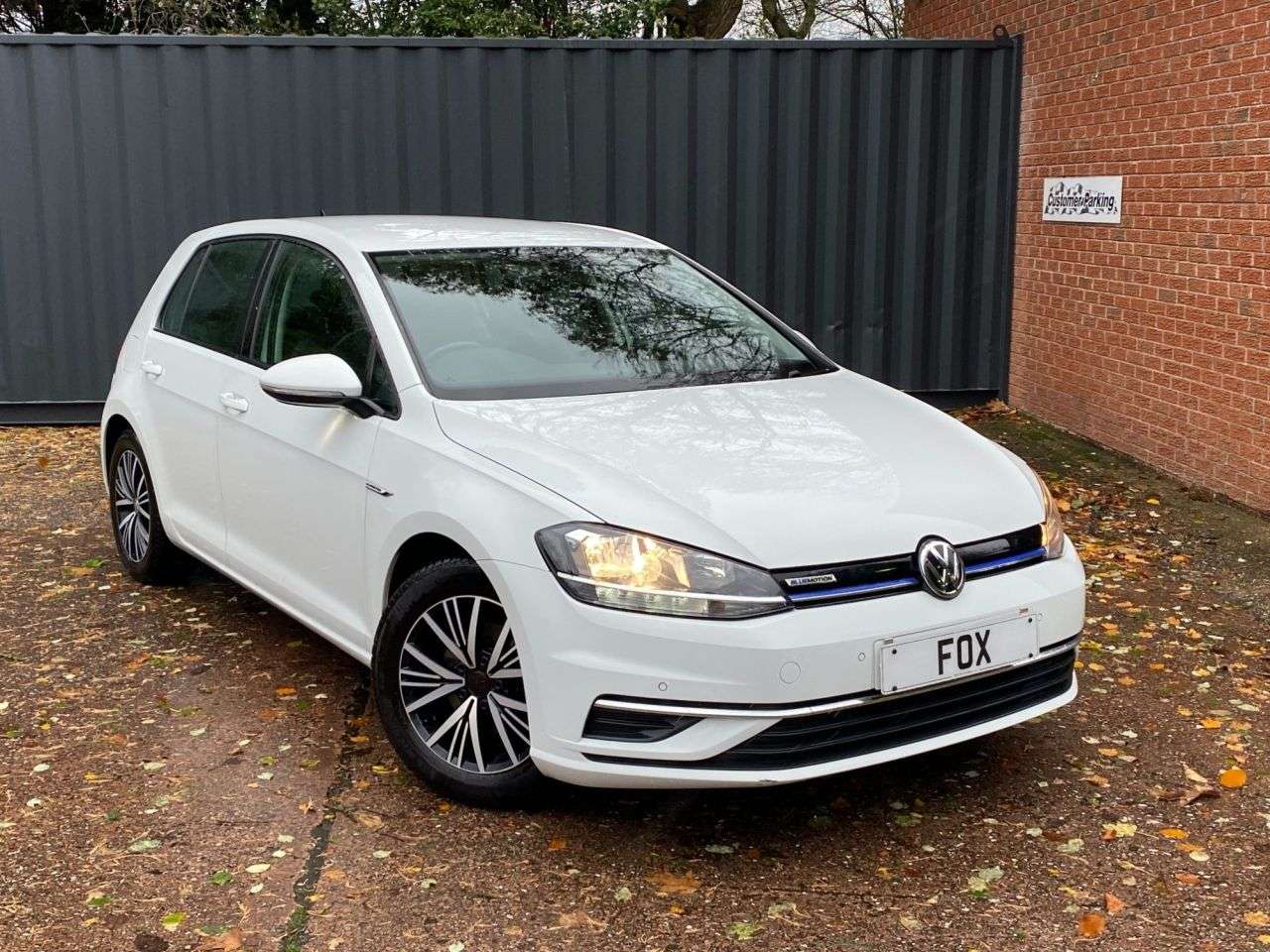A 2018 VOLKSWAGEN GOLF 1.5 TSI EVO SE Hatchback 5dr Petrol Manual Euro 6 (s/s) (130 ps) ALLOYS-PAR A 2018 VOLKSWAGEN GOLF 1.5 TSI EVO SE Hatchback 5dr Petrol Manual Euro 6 (s/s) (130 ps) ALLOYS-PAR