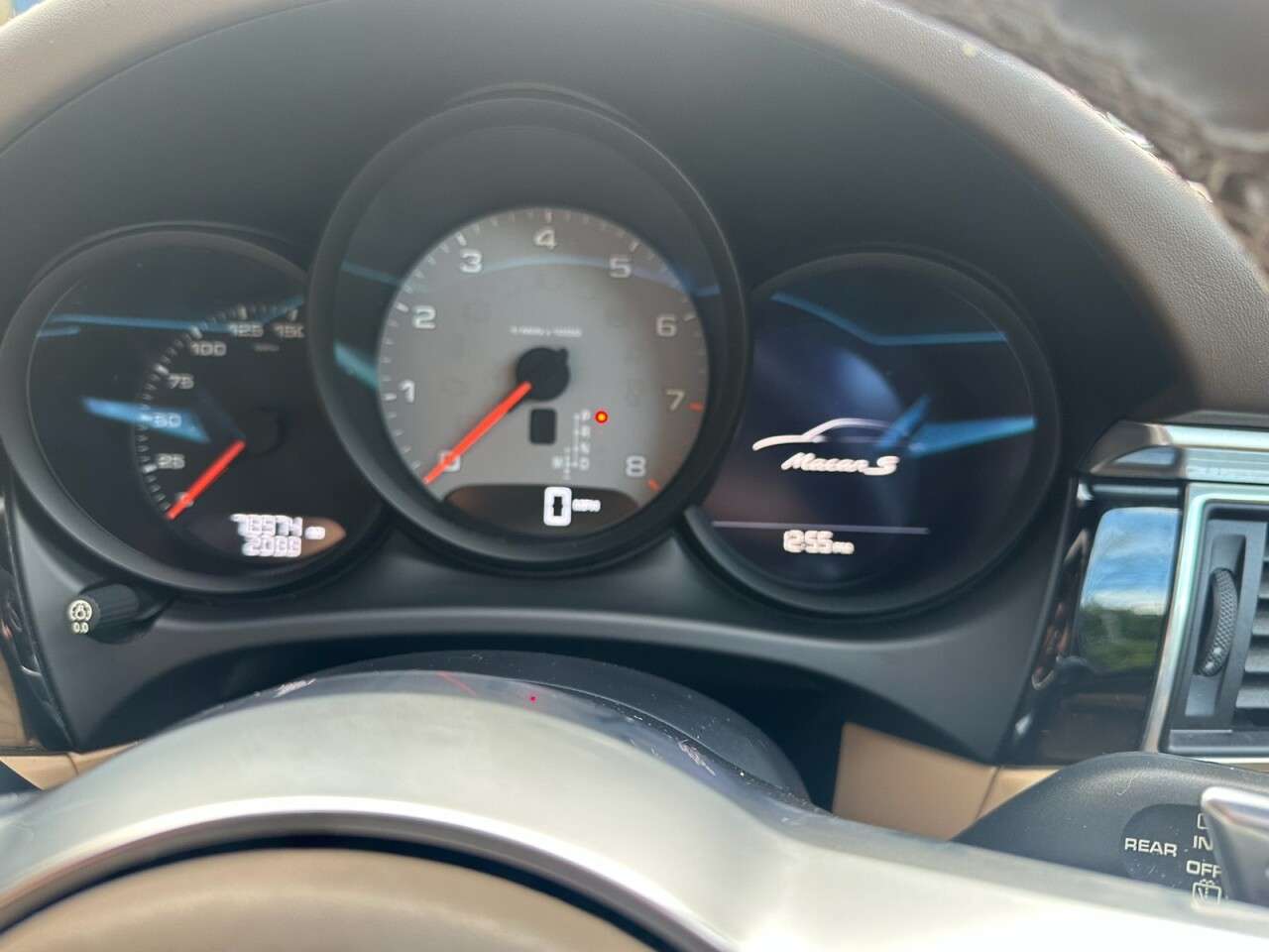 2016 PORSCHE MACAN 2016 PORSCHE MACAN