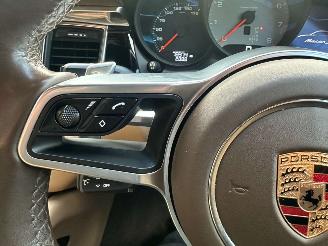 2016 PORSCHE MACAN 2016 PORSCHE MACAN