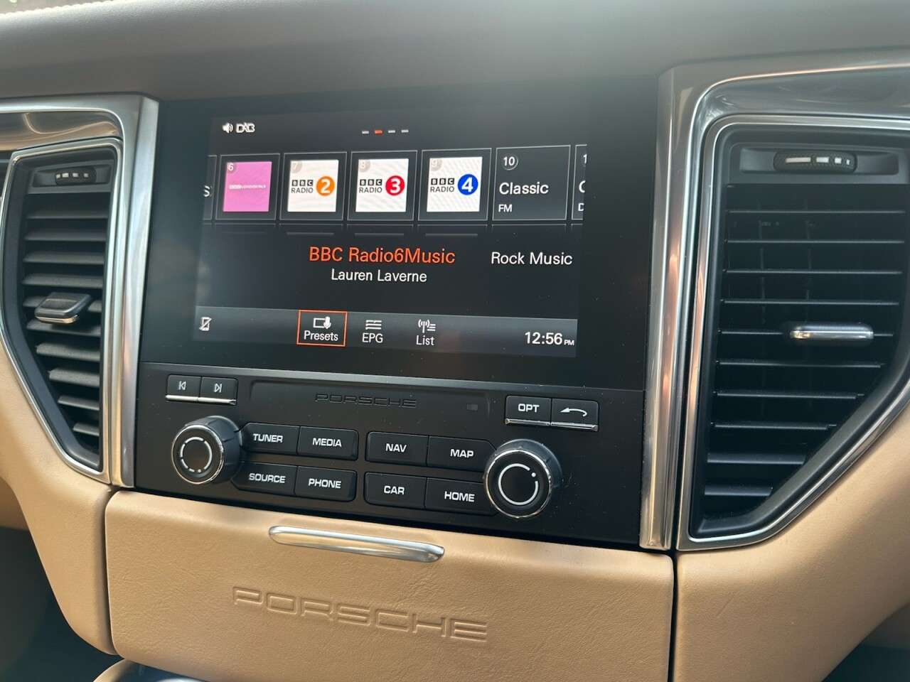 2016 PORSCHE MACAN 2016 PORSCHE MACAN