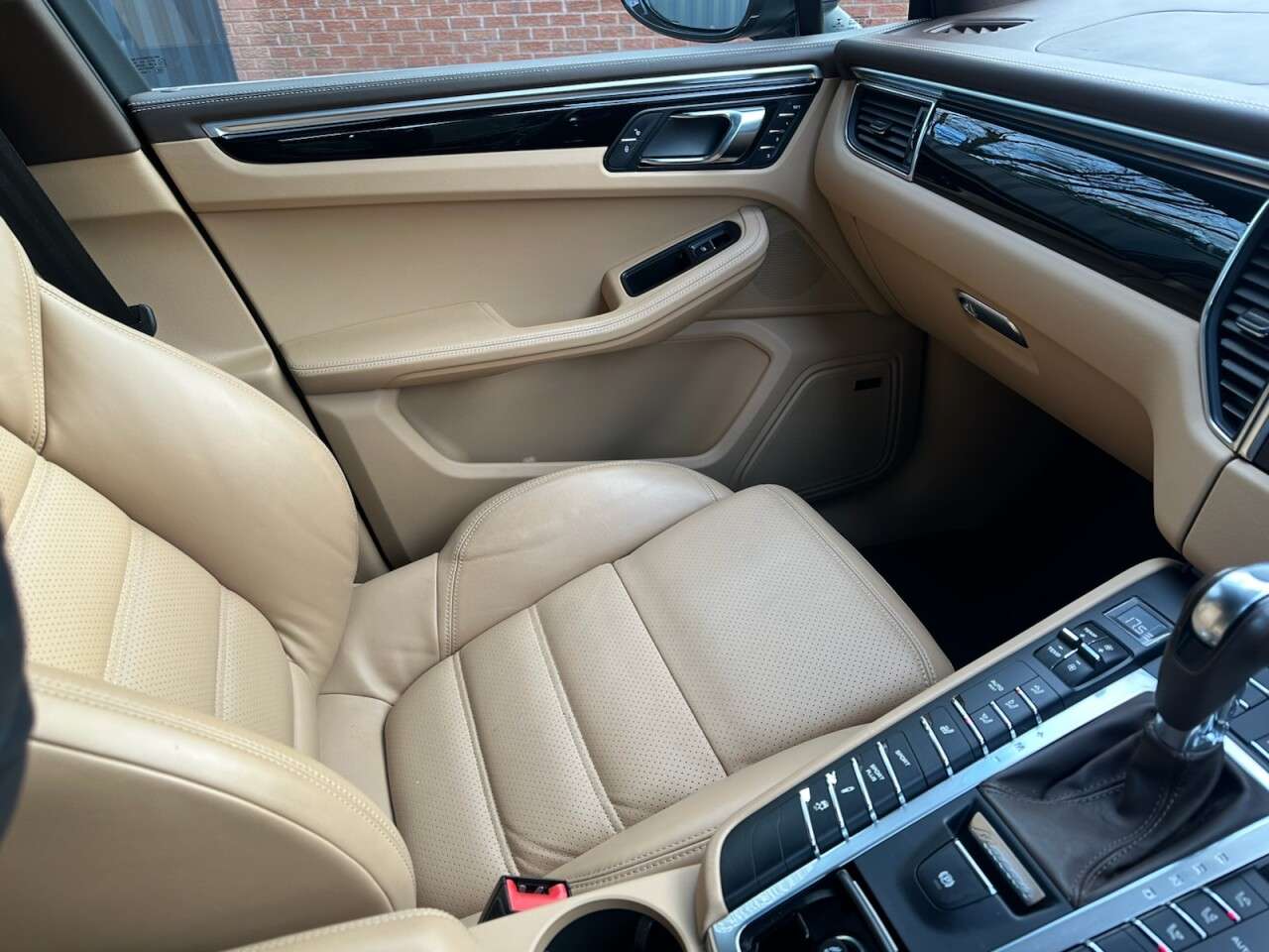 2016 PORSCHE MACAN 2016 PORSCHE MACAN