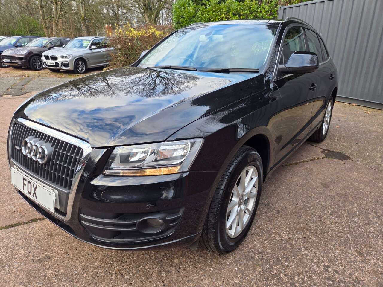 A 2009 AUDI Q5 2.0 TDI SE SUV 5dr Diesel S Tronic quattro Euro 4 (170 ps) BLACK HEATED LEA A 2009 AUDI Q5 2.0 TDI SE SUV 5dr Diesel S Tronic quattro Euro 4 (170 ps) BLACK HEATED LEA