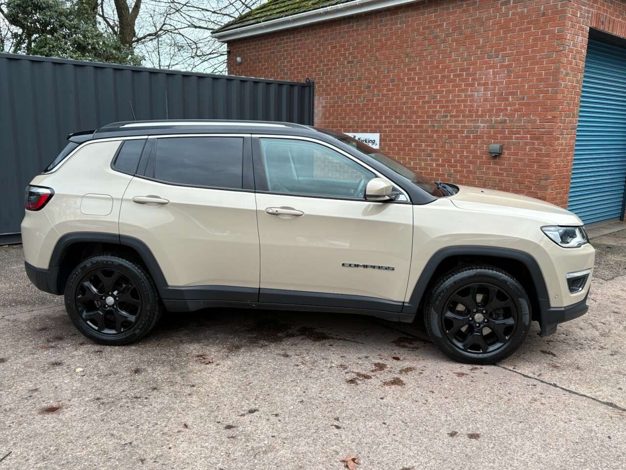 A 2019 JEEP COMPASS 2.0 MultiJetII Limited SUV 5dr Diesel Auto 4WD Euro 6 (s/s) (170 ps) HEATED A 2019 JEEP COMPASS 2.0 MultiJetII Limited SUV 5dr Diesel Auto 4WD Euro 6 (s/s) (170 ps) HEATED