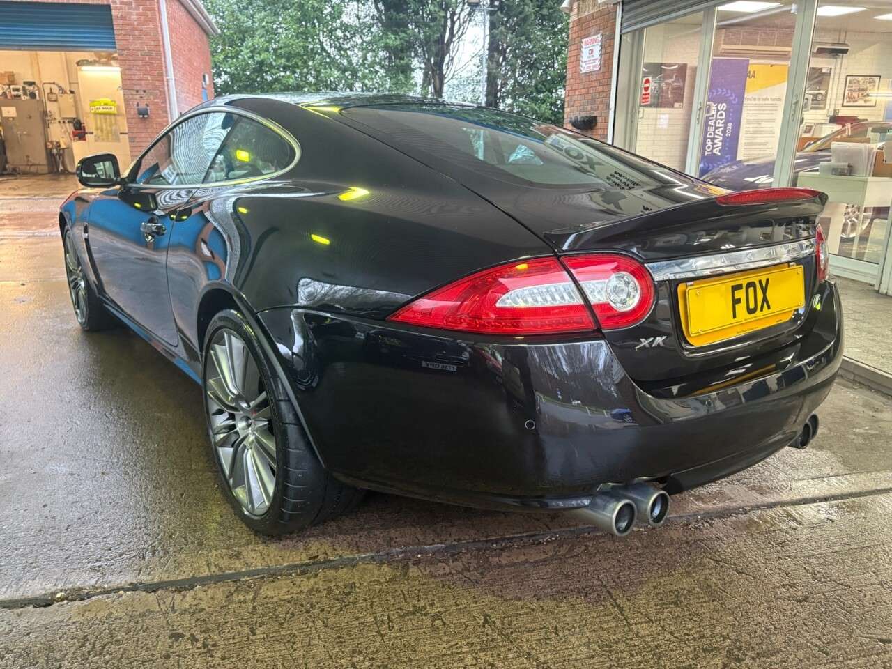 A 2010 JAGUAR XKR 5.0 V8 Coupe 2dr Petrol Auto Euro 5 (510 ps) HEATED ELECTRIC SEATS-P/SENSOR A 2010 JAGUAR XKR 5.0 V8 Coupe 2dr Petrol Auto Euro 5 (510 ps) HEATED ELECTRIC SEATS-P/SENSOR