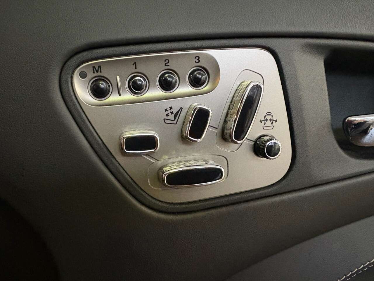 2010 JAGUAR XKR 2010 JAGUAR XKR