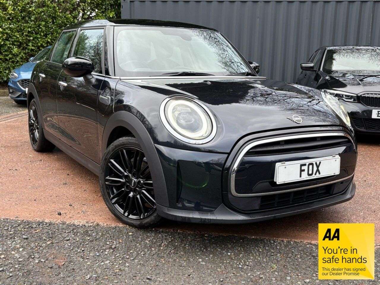 A 2021 MINI HATCH 1.5 Cooper Exclusive Hatchback 5dr Petrol Manual Euro 6 (s/s) (136 ps) BLAC A 2021 MINI HATCH 1.5 Cooper Exclusive Hatchback 5dr Petrol Manual Euro 6 (s/s) (136 ps) BLAC