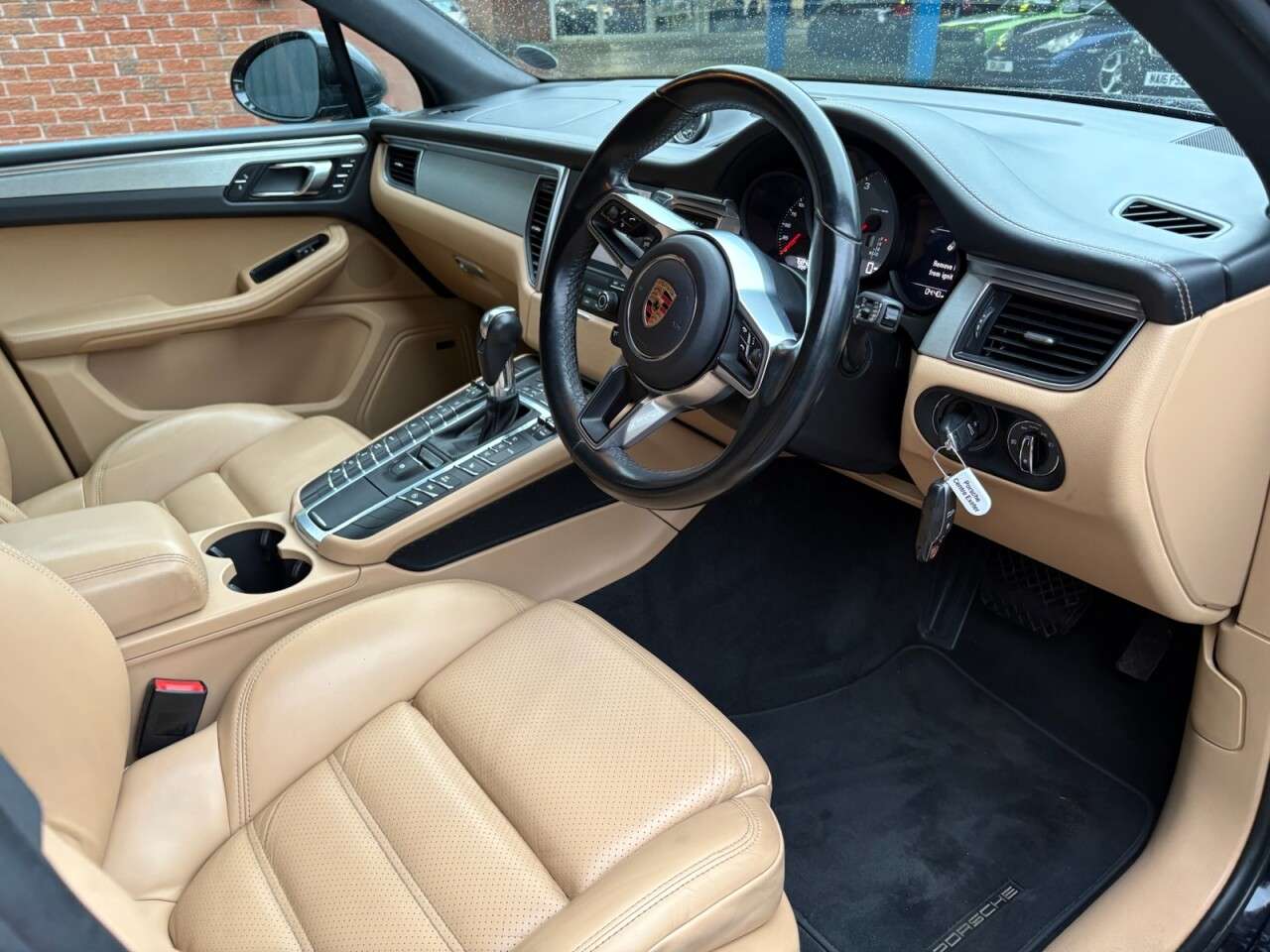 2016 PORSCHE MACAN 2016 PORSCHE MACAN