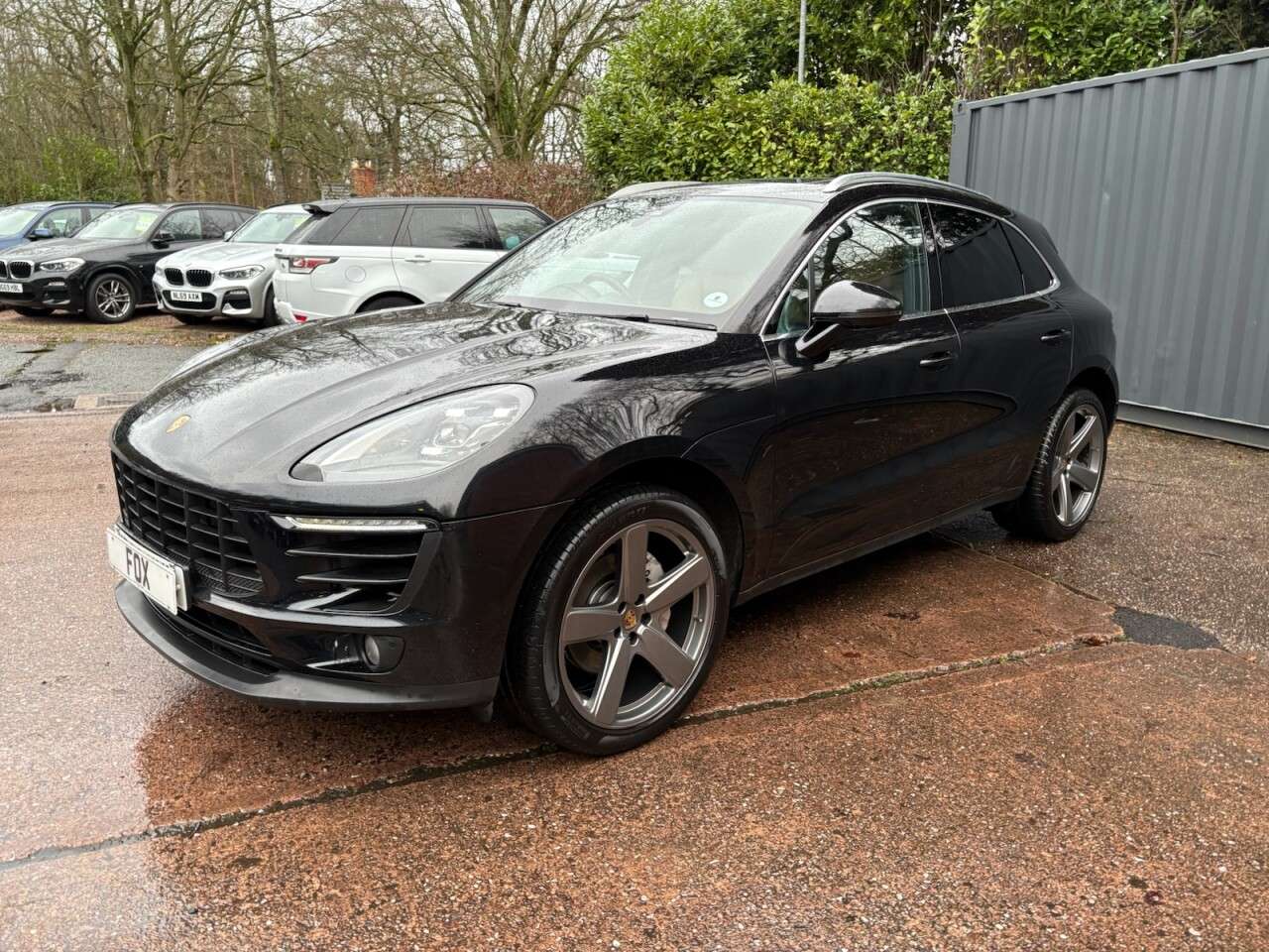 A 2016 PORSCHE MACAN 3.0 V6 S SUV 5dr Petrol PDK 4WD Euro 6 (s/s) (340 ps) SATELLITE NAVIGATION/ A 2016 PORSCHE MACAN 3.0 V6 S SUV 5dr Petrol PDK 4WD Euro 6 (s/s) (340 ps) SATELLITE NAVIGATION/