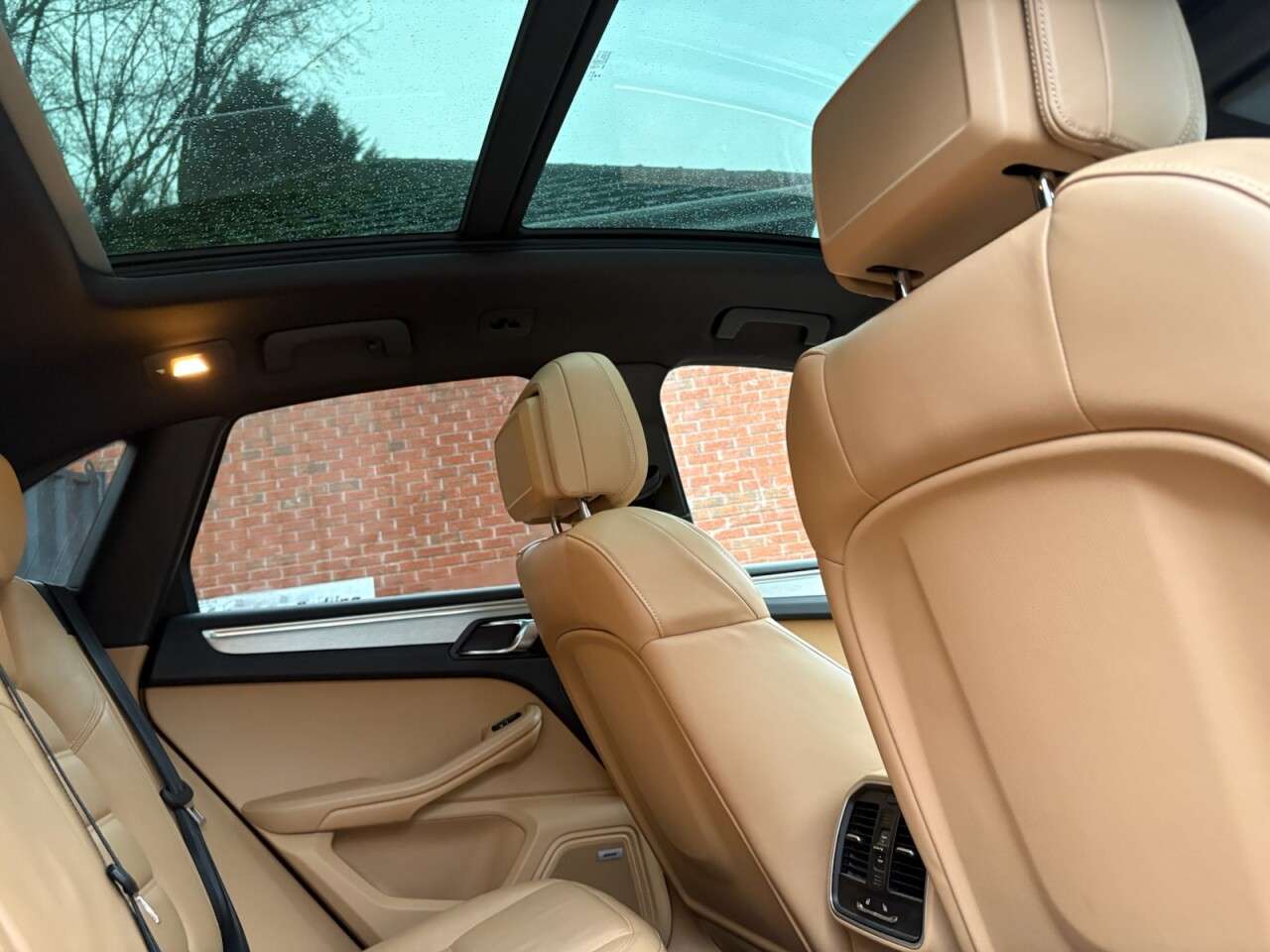 2016 PORSCHE MACAN 2016 PORSCHE MACAN