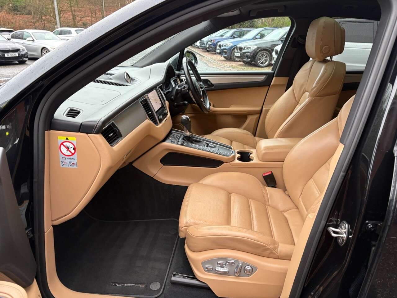 2016 PORSCHE MACAN 2016 PORSCHE MACAN