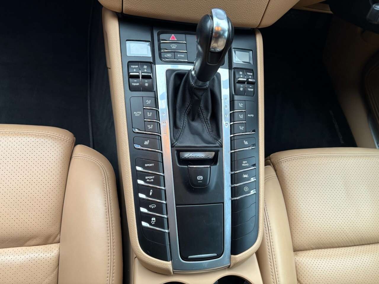 2016 PORSCHE MACAN 2016 PORSCHE MACAN