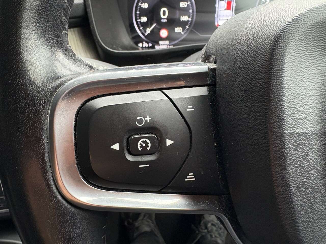 2019 VOLVO XC40 2019 VOLVO XC40