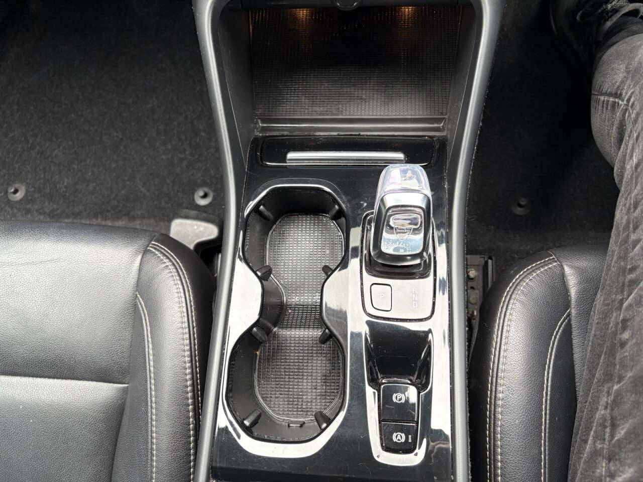 2019 VOLVO XC40 2019 VOLVO XC40