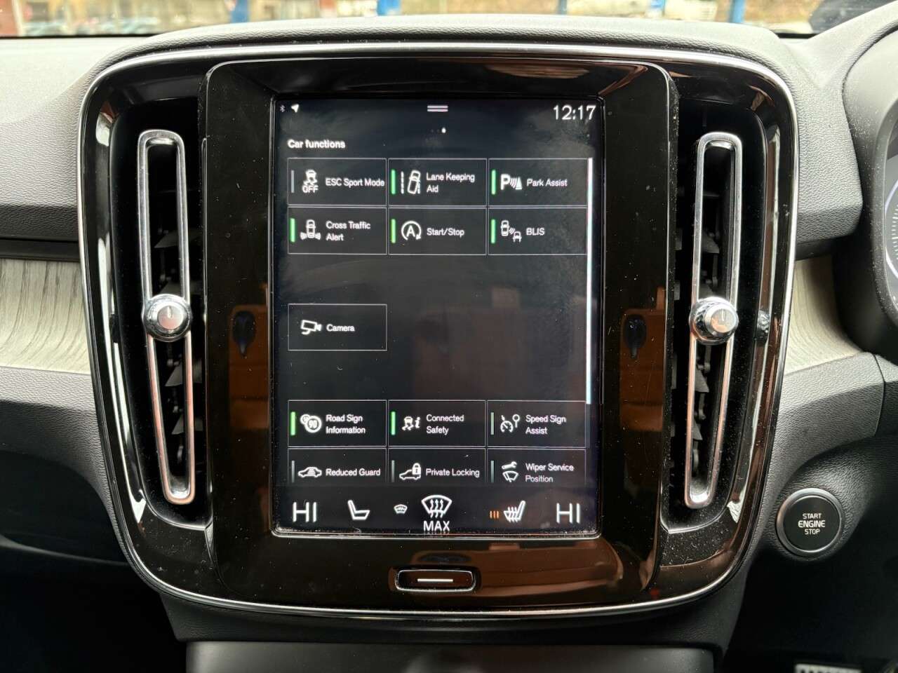 2019 VOLVO XC40 2019 VOLVO XC40