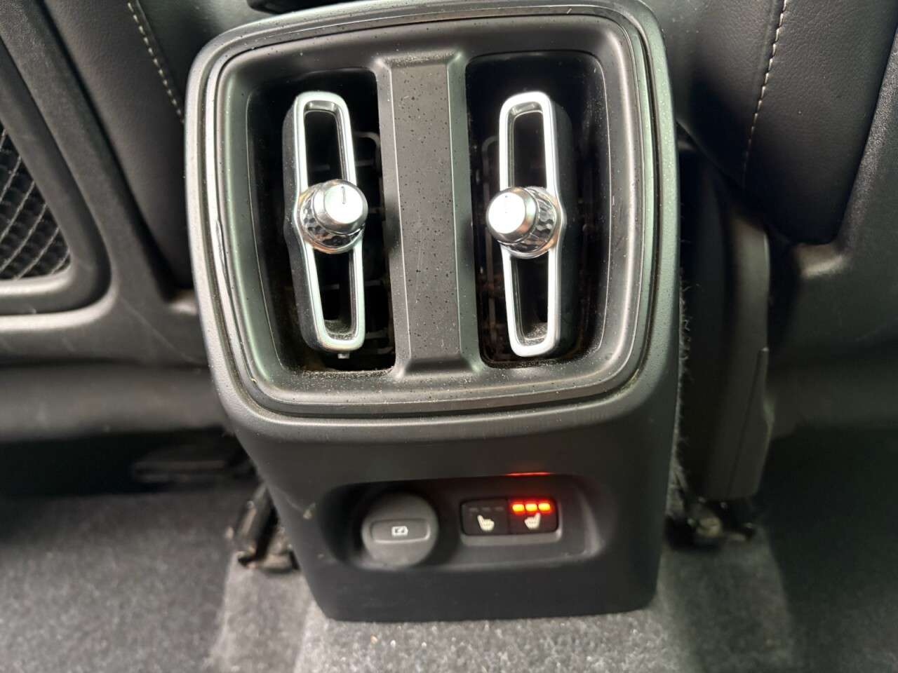 2019 VOLVO XC40 2019 VOLVO XC40