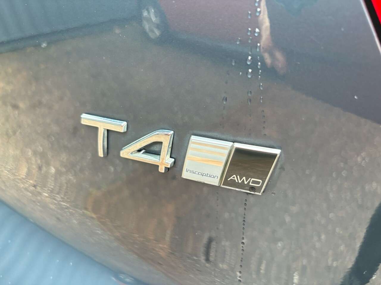 2019 VOLVO XC40 2019 VOLVO XC40