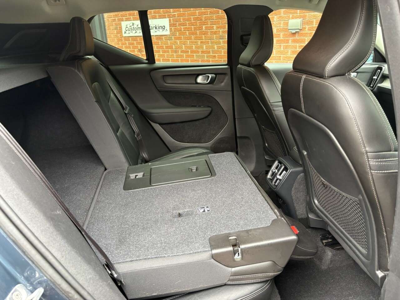 2019 VOLVO XC40 2019 VOLVO XC40