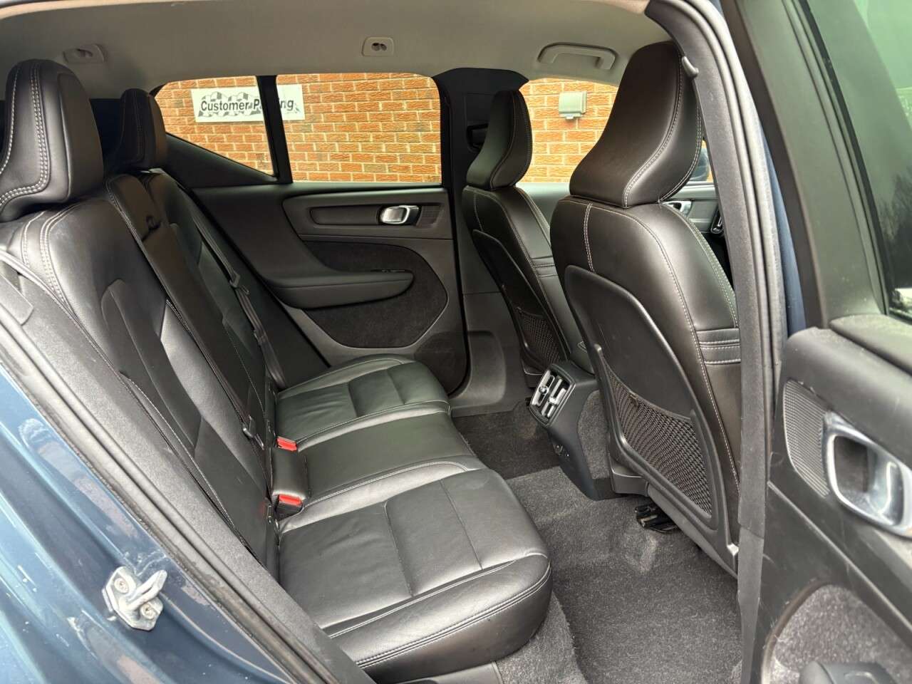 2019 VOLVO XC40 2019 VOLVO XC40