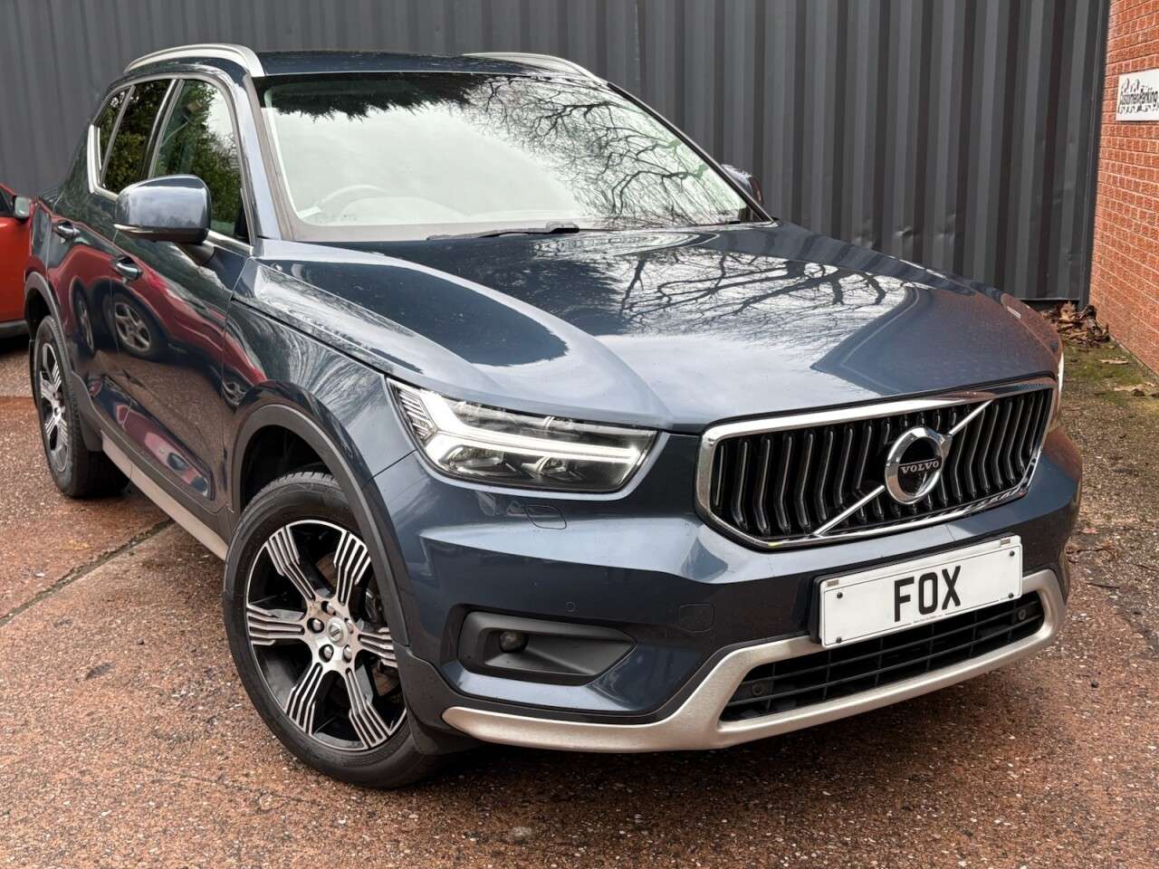 A 2019 VOLVO XC40 2.0 T4 Inscription SUV 5dr Petrol Auto AWD Euro 6 (s/s) (190 ps) PARK SENSO A 2019 VOLVO XC40 2.0 T4 Inscription SUV 5dr Petrol Auto AWD Euro 6 (s/s) (190 ps) PARK SENSO