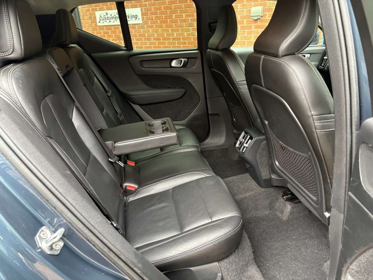 2019 VOLVO XC40 2019 VOLVO XC40