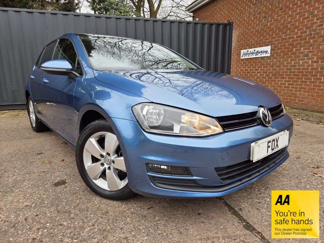 A 2014 VOLKSWAGEN GOLF 1.4 TSI BlueMotion Tech Match Hatchback 5dr Petrol DSG Euro 5 (s/s) (122 ps A 2014 VOLKSWAGEN GOLF 1.4 TSI BlueMotion Tech Match Hatchback 5dr Petrol DSG Euro 5 (s/s) (122 ps