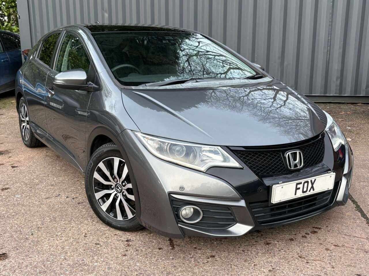 A 2017 HONDA CIVIC 1.6 i-DTEC SR Hatchback 5dr Diesel Manual Euro 5 (s/s) (120 ps) BLACK HEATE A 2017 HONDA CIVIC 1.6 i-DTEC SR Hatchback 5dr Diesel Manual Euro 5 (s/s) (120 ps) BLACK HEATE