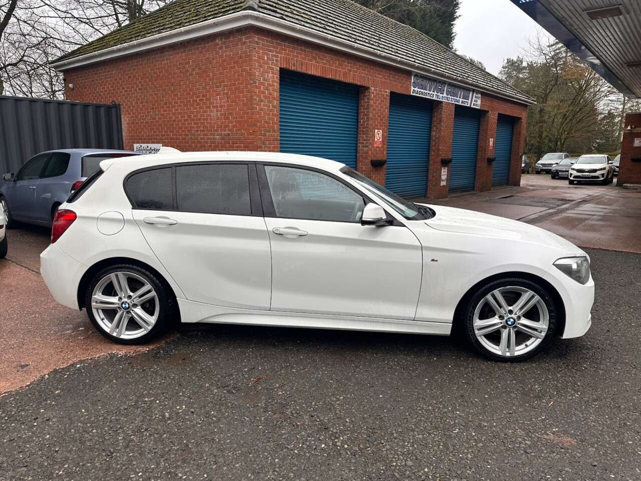 A 2015 BMW 1 SERIES 2.0 116d M Sport Hatchback 5dr Diesel Manual Euro 5 (s/s) (116 ps) PARKING A 2015 BMW 1 SERIES 2.0 116d M Sport Hatchback 5dr Diesel Manual Euro 5 (s/s) (116 ps) PARKING