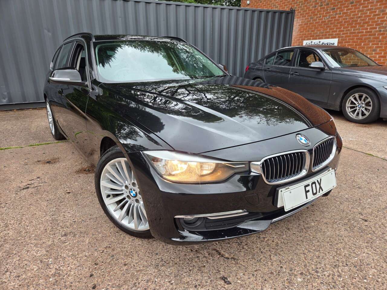 A 2013 BMW 3 SERIES 2.0 320d Luxury Touring 5dr Diesel Manual Euro 5 (s/s) (184 ps) LEATHER-AIR A 2013 BMW 3 SERIES 2.0 320d Luxury Touring 5dr Diesel Manual Euro 5 (s/s) (184 ps) LEATHER-AIR